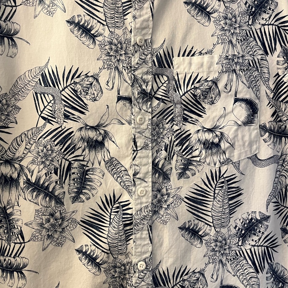 H&M divided men’s button up - Picture 3 of 6